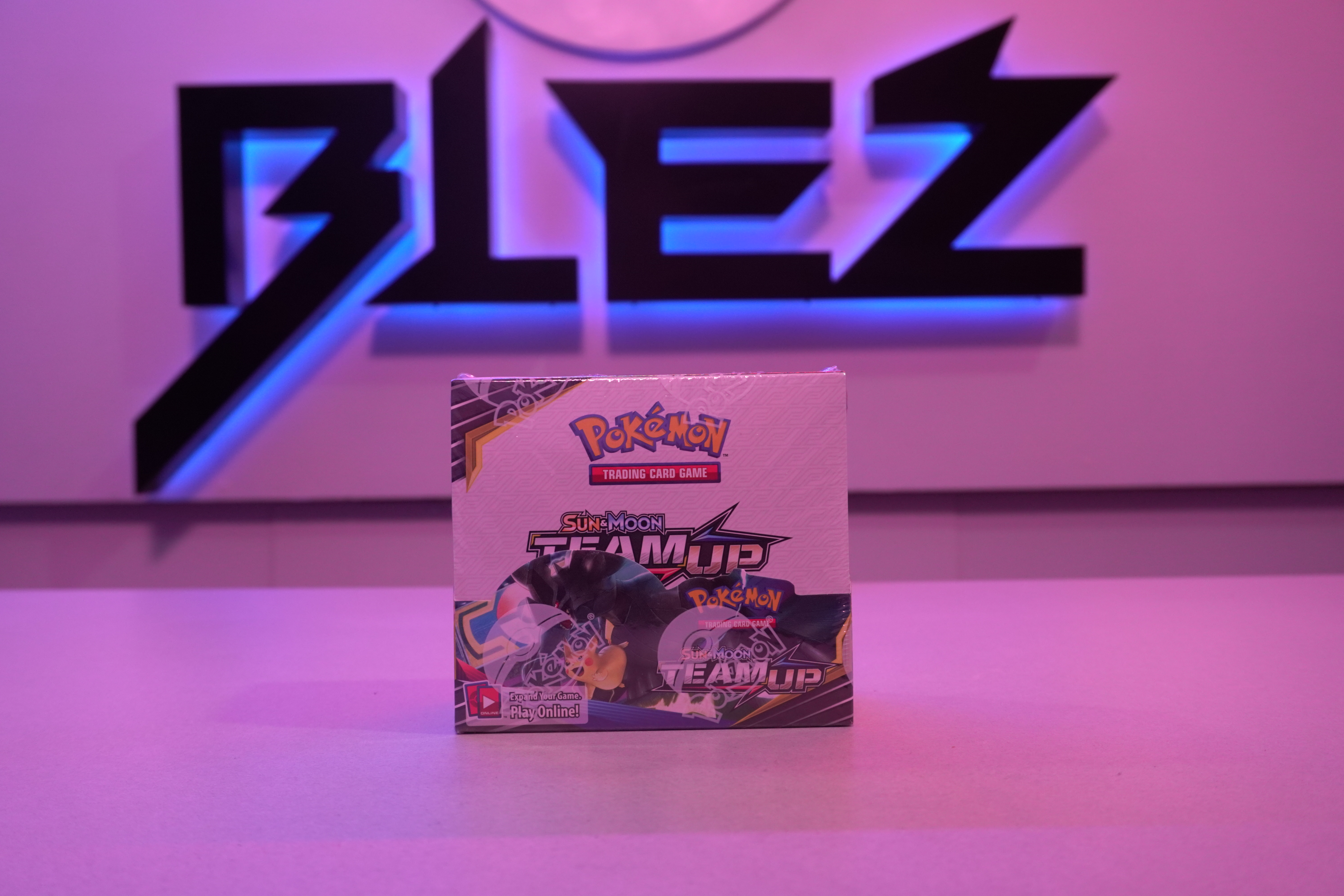 *******TEAM UP RANDOM TYPE BOOSTER BOX #01****** ONLY ONE BOX!!!!!!